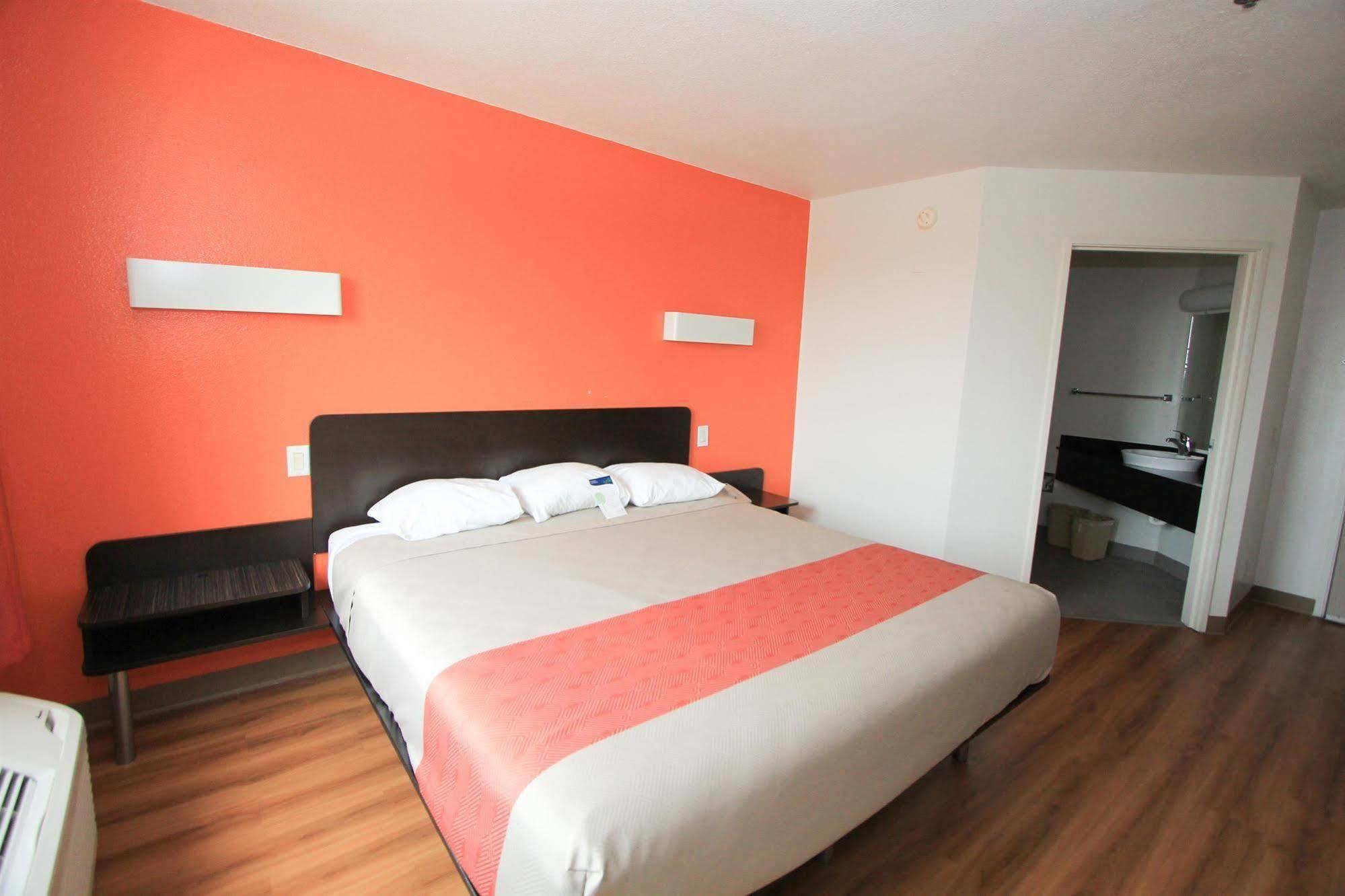 Motel 6-San Antonio, Tx - Downtown - Alamo Dome 외부 사진